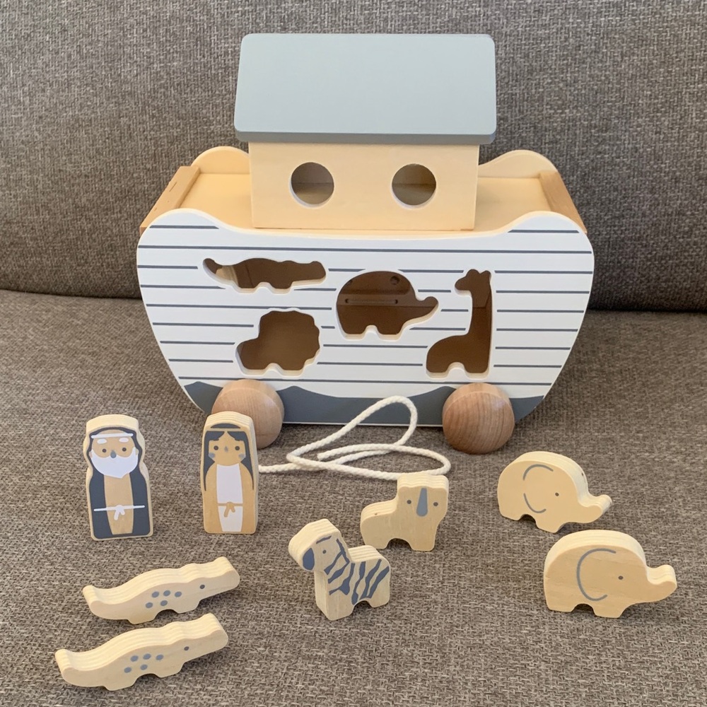 ——-S O L D——     Wooden Noah's Ark Pretend Playset Animals Pottery Barn Kids -